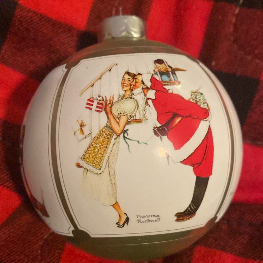 Hallmark Christmas 1983 tree ornament Norman Rockwell Santa